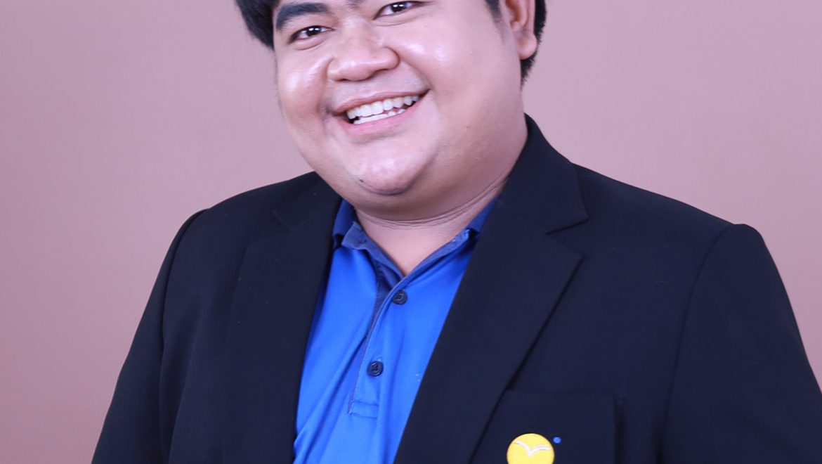 ธนาเทพ เพ็ชรเจริญ